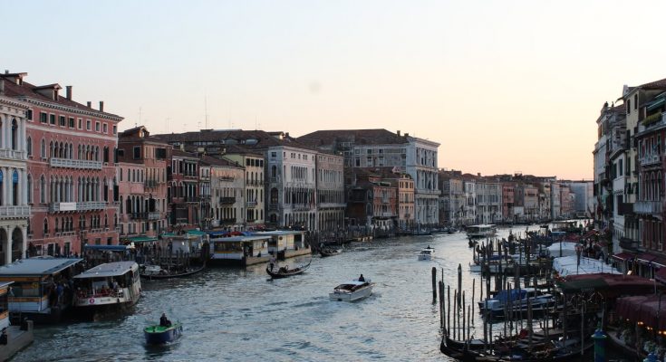 Venecia Portada.Curiosidades