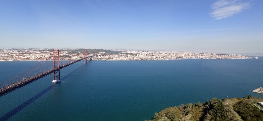 Lisboa y puente 25 de abril